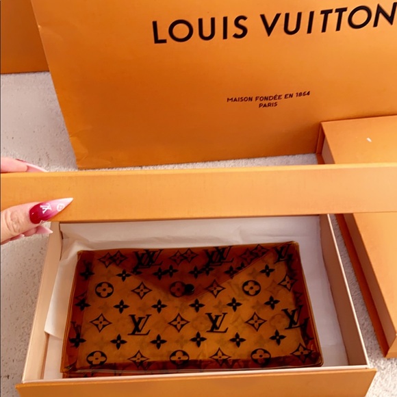 💯 Authentic Louis Vuitton Monogram PVC Clutch w/LV gift box - Picture 3 of 8